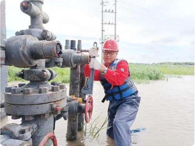 險(xiǎn)不除、人不休，水不降、人不退！大慶油田朝陽溝油田全力迎戰(zhàn)防汛“大考”